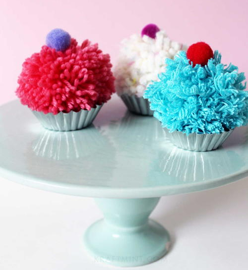 Mini Pom-Pom Cupcake
