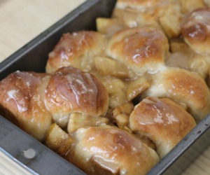 Gooey Apple Pull-Apart Bread